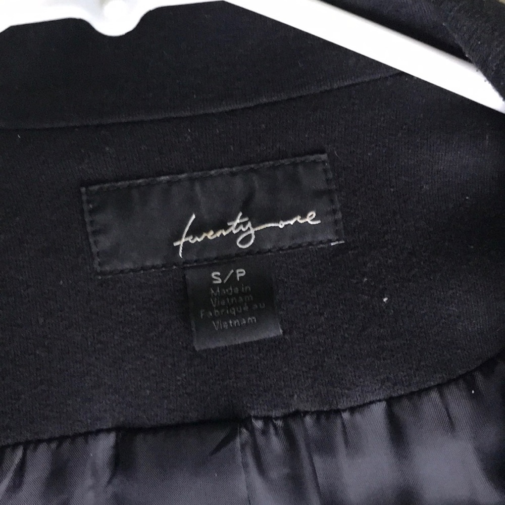 🛑Great Condition🛑 F21 Black Blazer - Picture 2 of 7